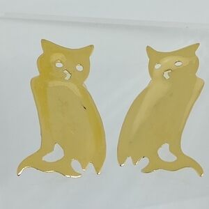 * 1997 Carlton Ridge signed Sutton Hoo gold tone owl earrings